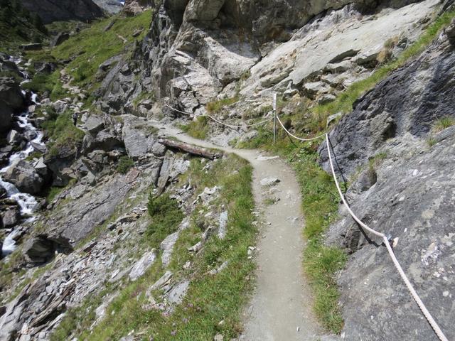 ...steigen wir weiter aufwärts, und erreichen über den gut angelegten Wanderweg...