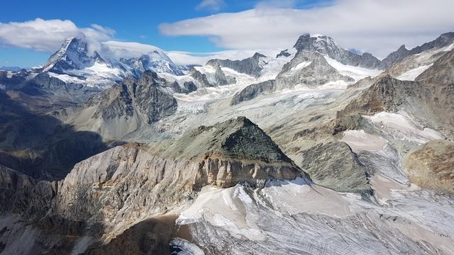 einfach traumhaft schön! Matterhorn, Dent d'Hérens, Wellenkuppe  und in der Bildmitte das Platthorn