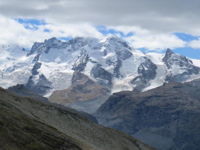 Blick auf Breithorn und Klein Matterhorn