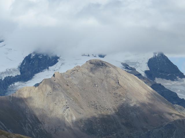 das Oberrothorn herangezoomt. Was war das für eine schöne Wanderung, als wir dort oben standen