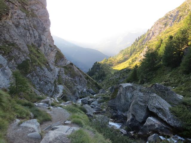 über den gut angelegten, durch mehrere landschaftlich...