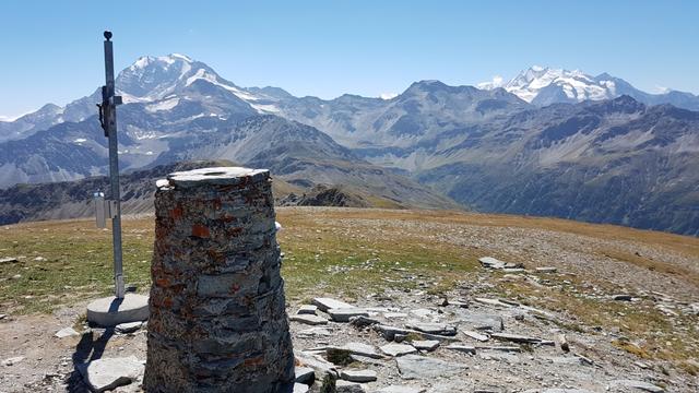 was für eine traumhafte Aussicht! Links die Fletschhorngruppe. Rechts die Mischabelgruppe