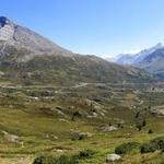 sehr schönes Breitbildfoto mit Blick auf die Simplonpassstrasse. Links geht es ins Rhonetal, rechts nach Italien