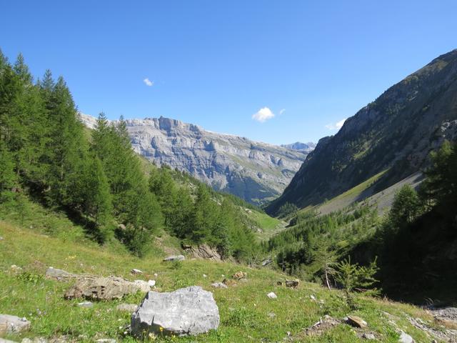 Blick zurück zum Les Diablerets. Rechts davon gut ersichtlich der Quille du Diable