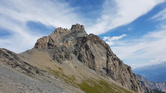 Blick zurück zum wild gefaltenem Dent de Chamosentse