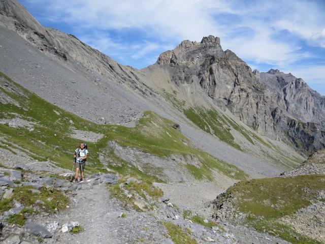 Blick zurück zum Col de la Forcla. Rechts davon der Dent de Chamosentse