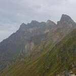 Blick zur Südwestflanke der Dents de Morcles. Die möchten wir gerne, sofern das Wetter es zulässt durchschreiten