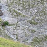 der Bergweg bei der Rinne Punkt 2146 m.ü.M. herangezoomt