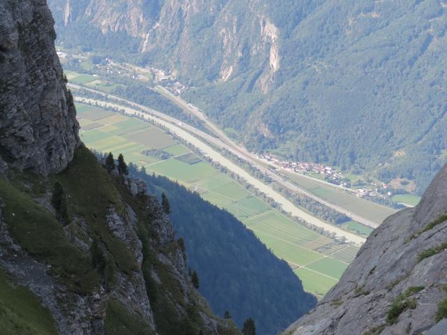 die Aussicht über das 1700 Meter tiefer liegende Rhonetal sucht ihresgleichen