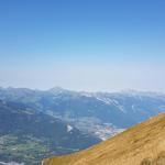 ...auf einem Wiesenrücken gelegene Cabane de la Tourche