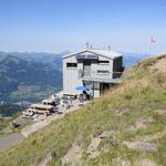 Blick zurück zur super schön gelegenen Cabane de la Tourche