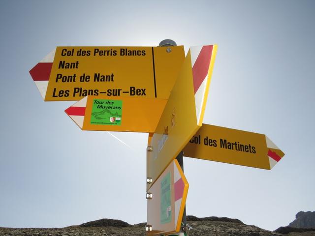 kurz unterhalb des Col des Perris Blancs, erreichen wir eine Weggabelung. Rechts geht es zum Pointe des Martinets