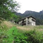 wir erreichen die kleine aufgegebene Siedlung Presa Bruciata 1358 m.ü.M.