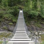 über diese schöne Hängebrücke überqueren wir die Doveria, die schlussendlich in den Lago Maggiore mündet