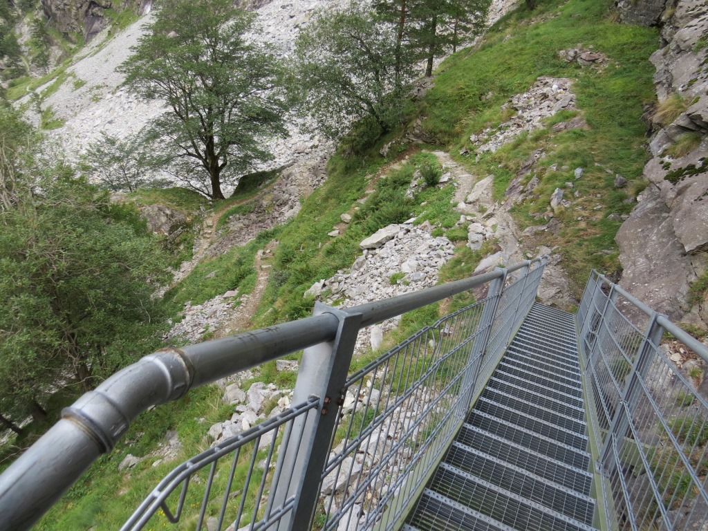 wieder am Tageslicht, steigen wir ab zur Doveria