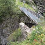 ...als "Pont des Sapins" bezeichnet. Eines der Wiederlager der ursprünglichen Saumwegbrücke ist erhalten geblieben