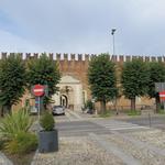 die alten Schlossmauern von Belgioioso