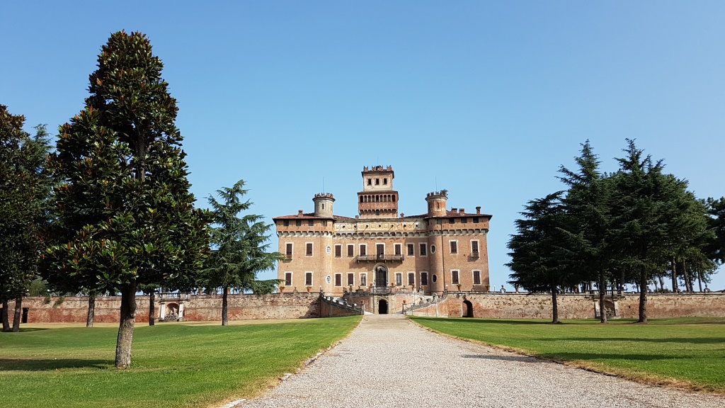 das Schloss ist in Privatbesitz, seine Wurzeln reichen bis ins 12.Jhr. zurück