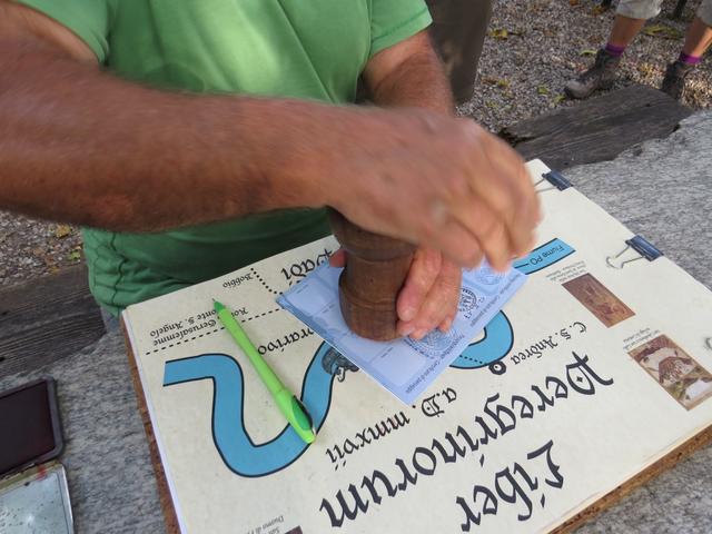 der Pilgerstempel vom Fährmann ist der grösste auf der ganzen Via Francigena