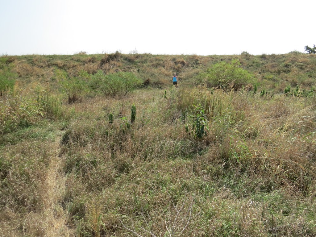 für den Ausstieg aus dem völlig ausgetrocknete Flussbett, fanden wir keine Beschilderung