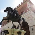 die Bronzestatuen zeigen Alessandro und Ranuccio Farnese (Vater und Sohn) Herzöge von Parma und Piacenza