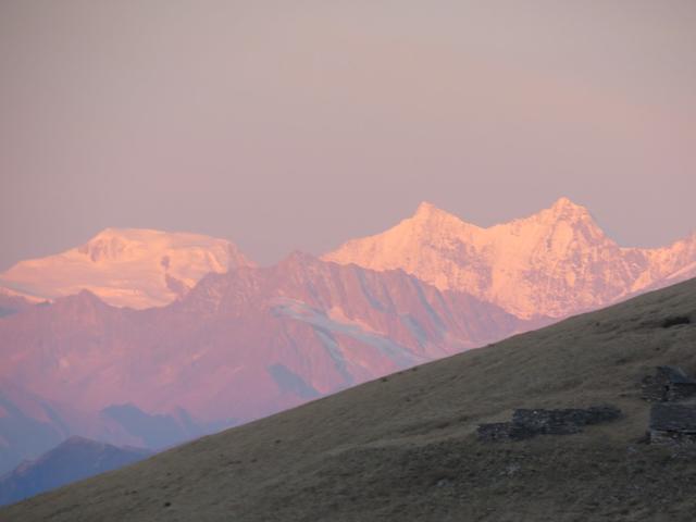 Blick zu den Walliser Eisriesen um Saas Fee und Zermatt