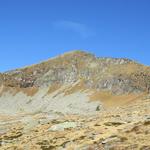 während dem Wandern schauen wir hinauf zum Pizzo di Vogorno, und fragen uns wie der Bergweg hinauf zum Gipfel sein wird