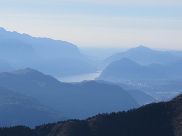 der Lago di Lugano herangezoomt