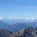 Blick in die Walliser Alpen mit Monte Rosa, und Dom