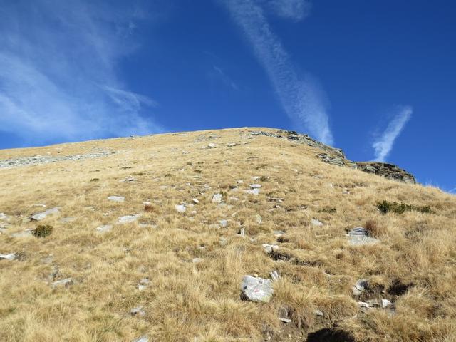 Blick über den Südgrat hinauf zum Gipfel des Pizzo di Vogorno