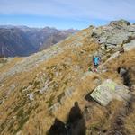 der Bergpfad führt uns nun zusehends auf eine steilere Rippe zu