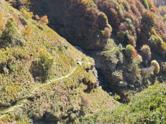 Blick in die Schlucht des Valle del Molino. Gut ersichtlich der Wanderweg