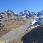Piz Tschierva, Piz Morteratsch, Piz Bernina mit Biancograt und der Tschierva-Gletscher mit den riesigen Seitenmoränen