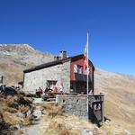 die Chamanna Coaz. Ihr Name erinnert an Johann Coaz, der 1850 den Piz Bernina als erster bestiegen hat