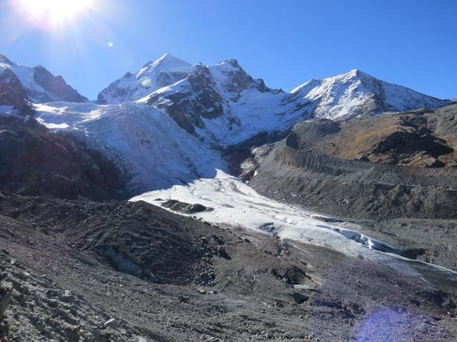 hier öffnet sich ein fantastischer Blick auf die Bernina-Gruppe