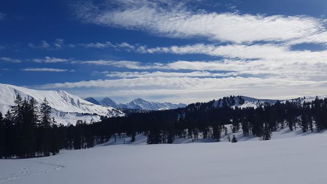 direkt vor uns Eiger, Mönch und Jungfrau