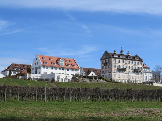 Blick zum schönen Schloss Kirchberg