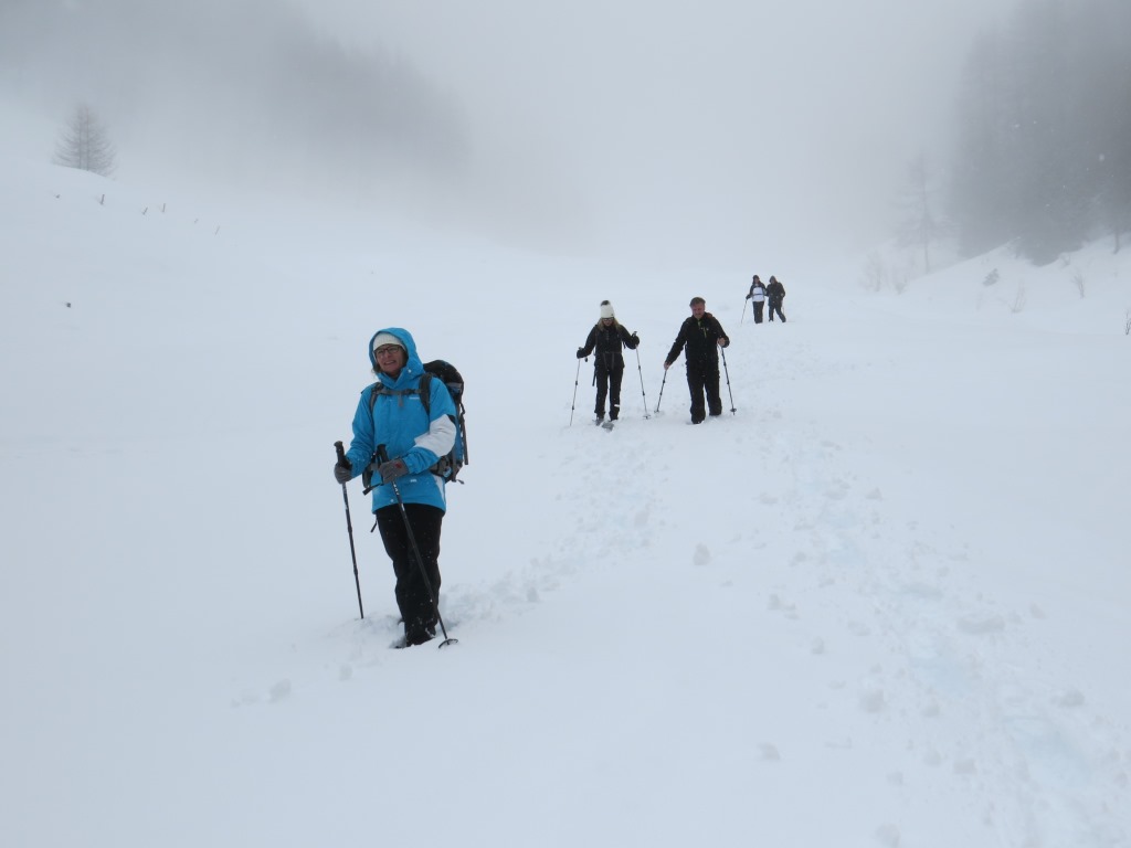 jetzt ist spuren angesagt. Im Tiefschnee, wechseln wir uns immer wieder ab