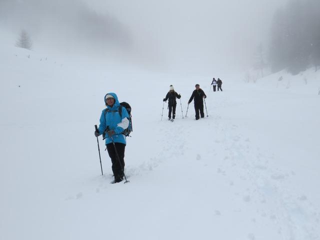 jetzt ist spuren angesagt. Im Tiefschnee, wechseln wir uns immer wieder ab