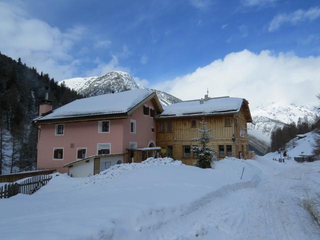 vorbei am Gasthaus Mayor...