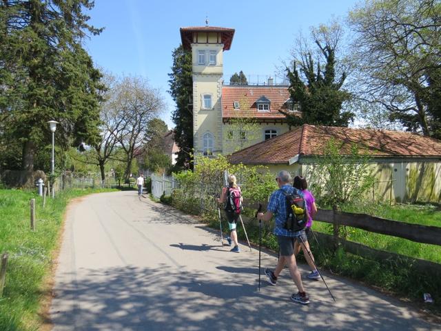 nach dem Mittagessen verlassen wir Nonnenhorn und laufen weiter Richtung Wasserburg