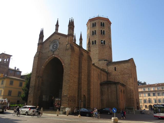 die erste Kirche die wir nach dem Start erreichen ist die Basilica di S.Antonino aus dem Jahr 1000