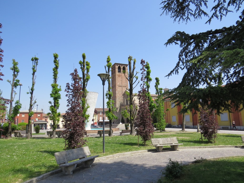 der grosse Dorfplatz von Pontenure