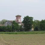 schon von weitem ist die Kirche von Chero zu erkennen