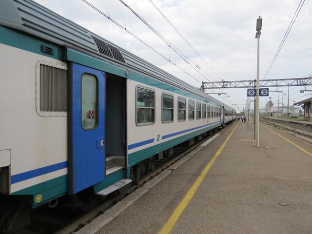 mit dem Zug fahren wir danach nach Fidenza weiter