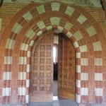 durch dieses schöne Portal verlassen wir das Kloster