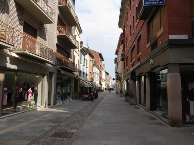 wir laufen durch die Altstadt von Fidenza...