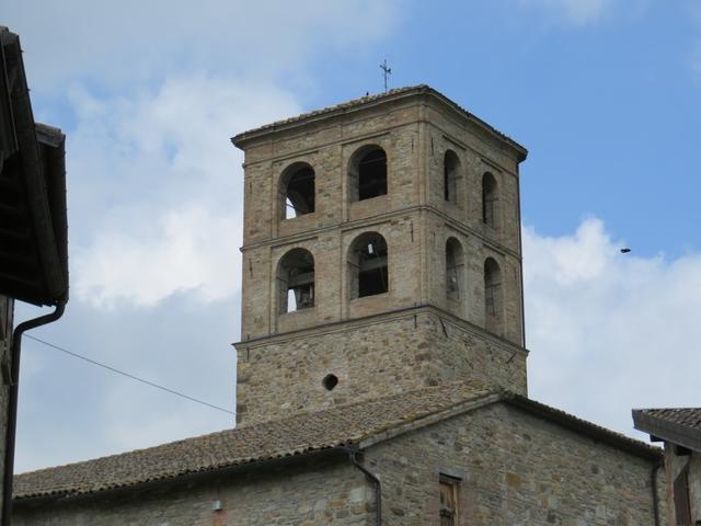 der schöne Kirchturm der Kirche Santa Maria