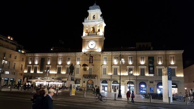 auf der Piazza Garibaldi geniessen wir noch einen Kaffee, und lassen den schönen Tag ausklingen