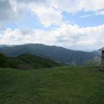 ...und stehen kurz danach auf dem Monte Valoria 1230 m.ü.M.